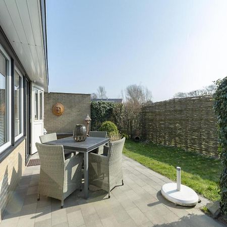 Attractive Bungalow With Modern Furnishings Sint Maartensvlotbrug エクステリア 写真