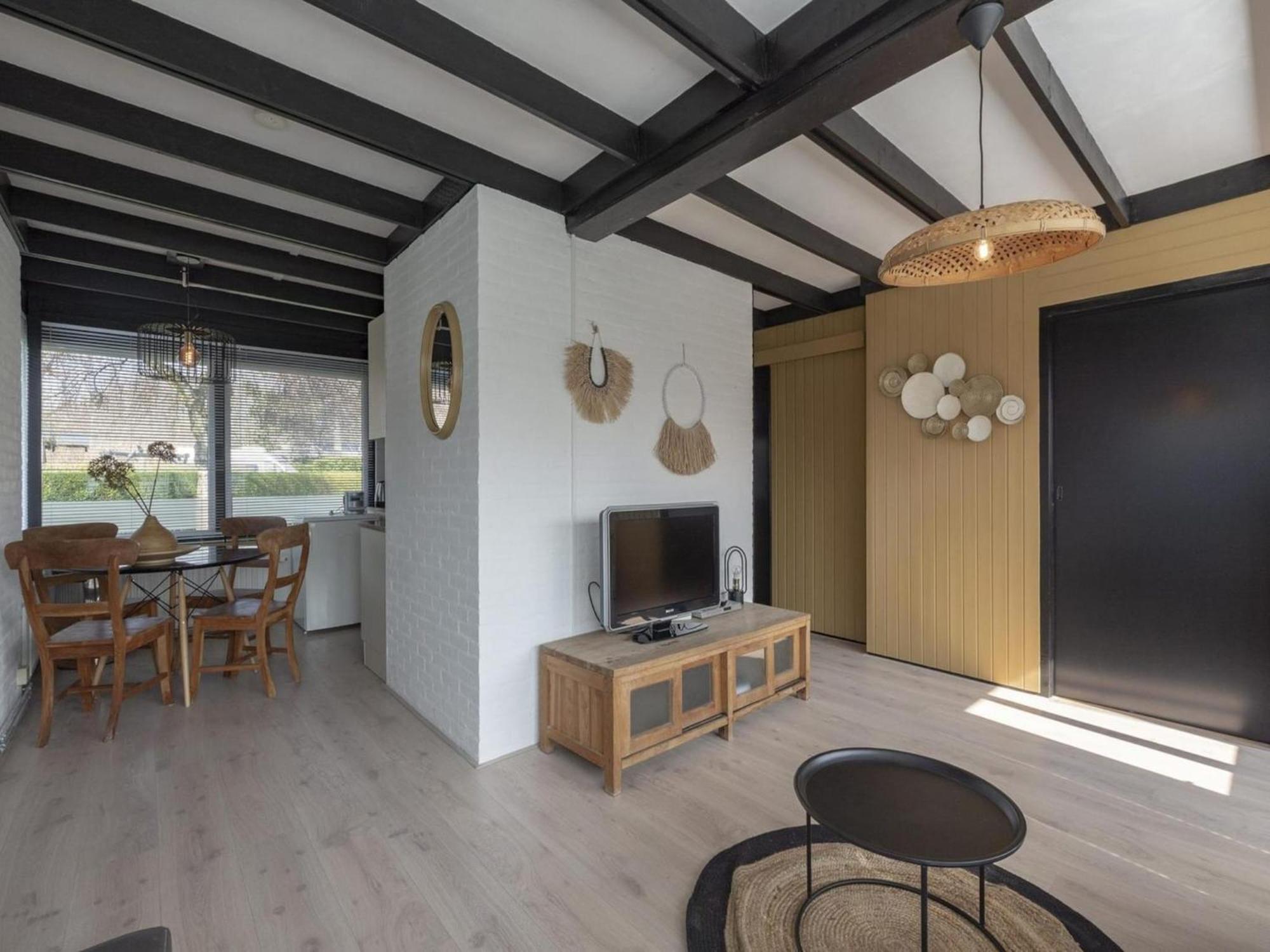 Attractive Bungalow With Modern Furnishings Sint Maartensvlotbrug エクステリア 写真