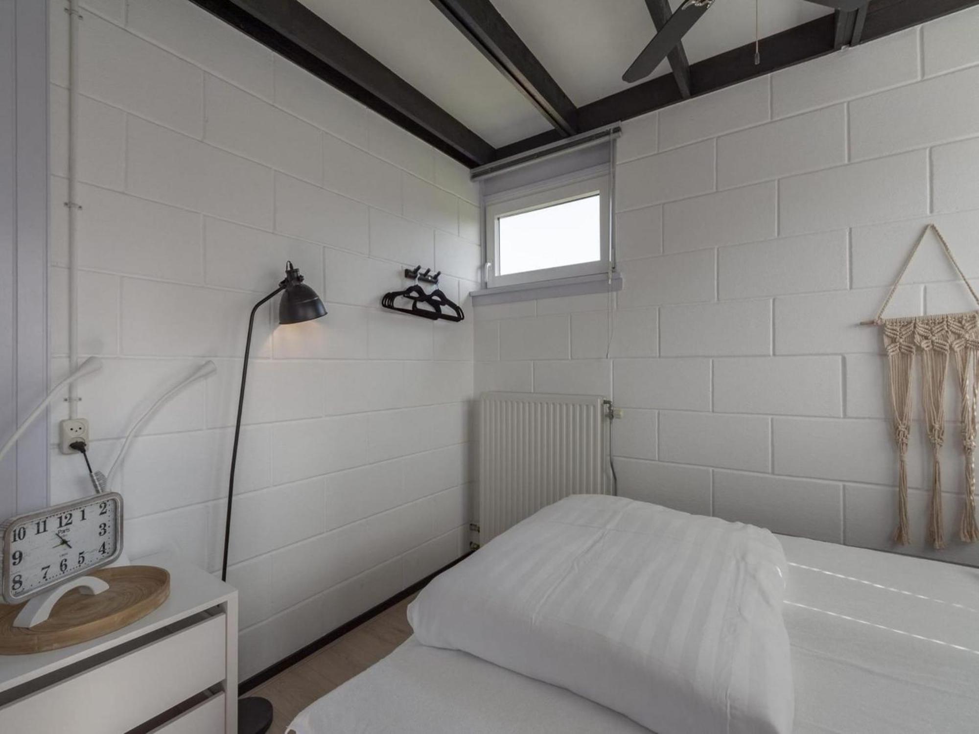Attractive Bungalow With Modern Furnishings Sint Maartensvlotbrug エクステリア 写真