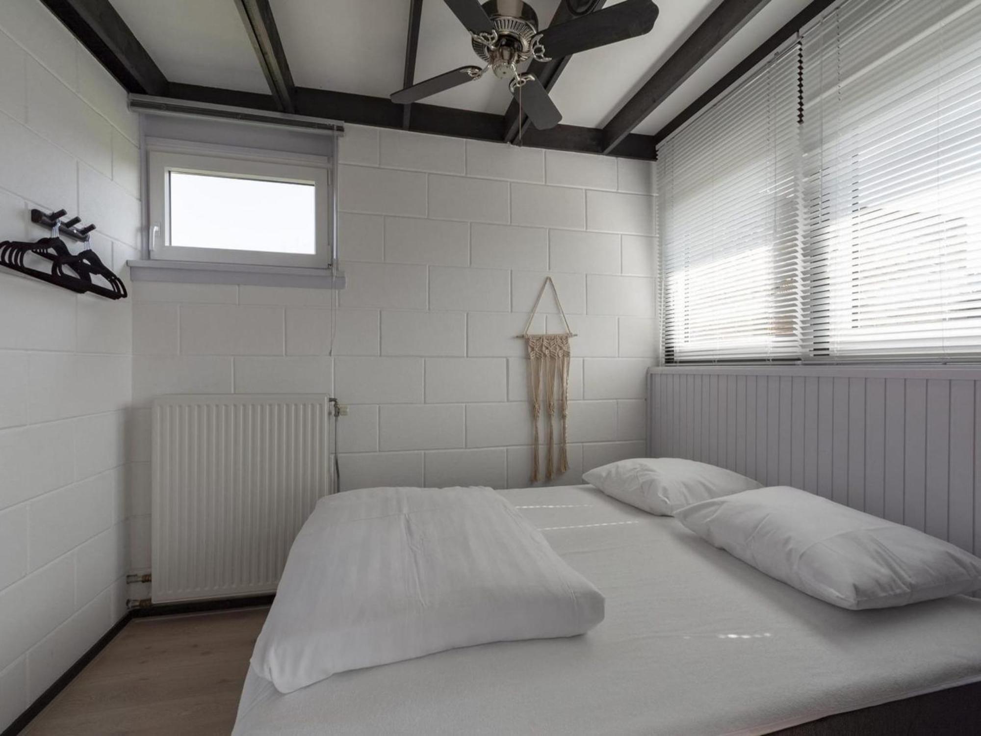 Attractive Bungalow With Modern Furnishings Sint Maartensvlotbrug エクステリア 写真